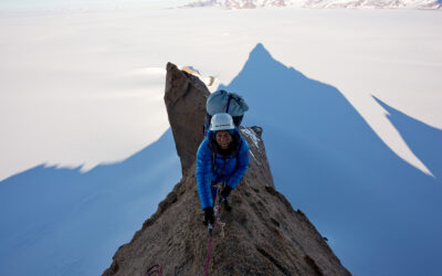 Prvý výstup na majestátny Ulvetanna Peak v drsnej Antarktíde